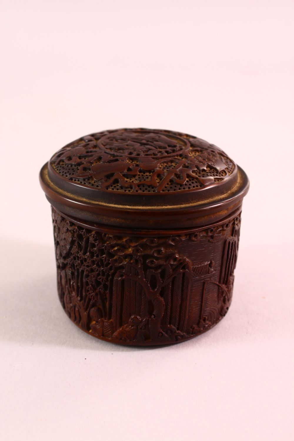 A CHINESE SMALL CIRCULAR CINNABAR LACQUER STYLE BOX AND COVER, decorated with figures in a - Image 6 of 9