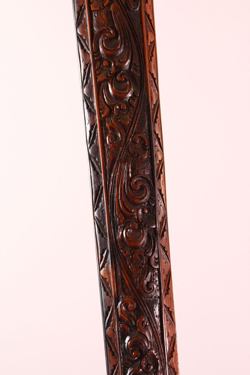 A GOOD INDONESIAN CARVED WOODEN SWORD / DAGGER, the well carved dagger with an elephant carved deity - Image 8 of 10