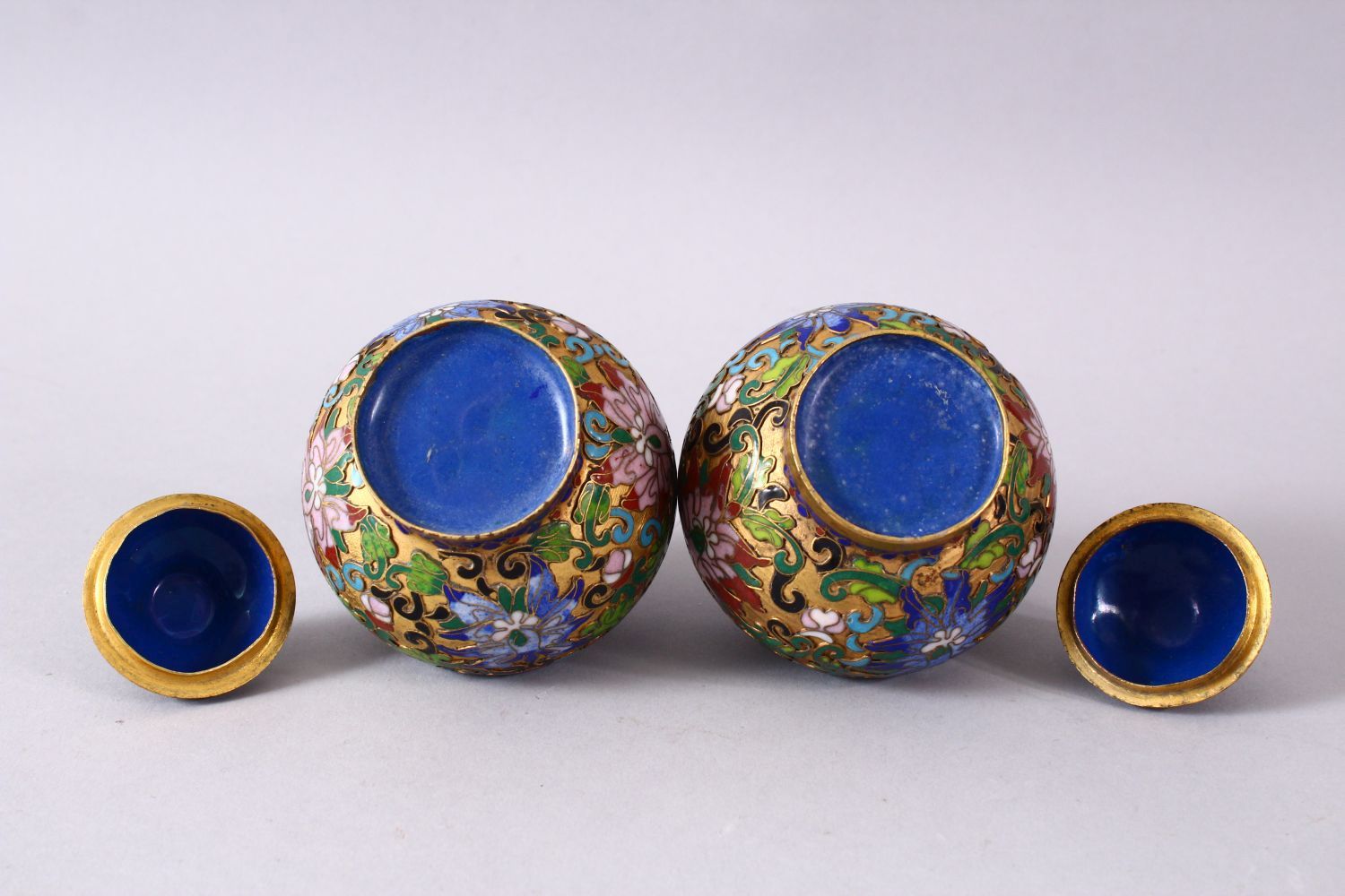 A PAIR CHINESE CLOISONNE JAR & COVERS, each decorated in similar style with raised enamel decoration - Image 6 of 6