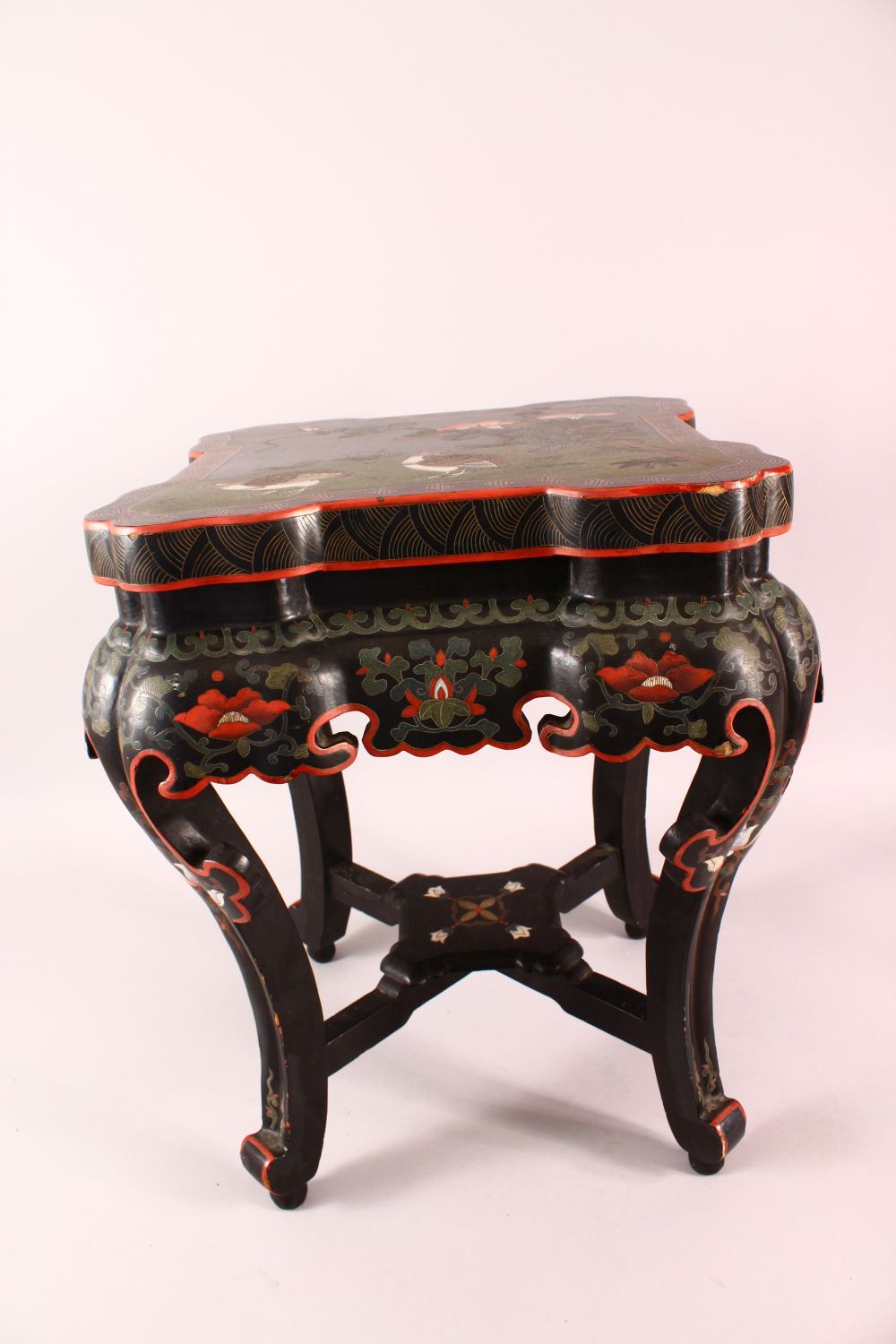 A GOOD CHINESE CARVED WOOD & LACQUER DECORATED LOW TABLE, the top with decoration of quails in - Image 5 of 6