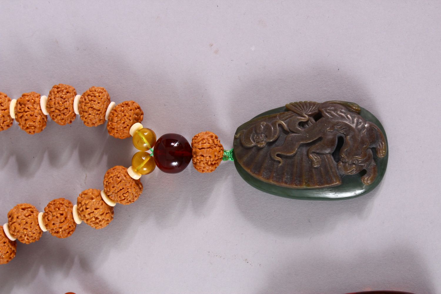 A BOX OF MIXED CHINESE BEADS AND TWO PENDANTS. - Image 4 of 7