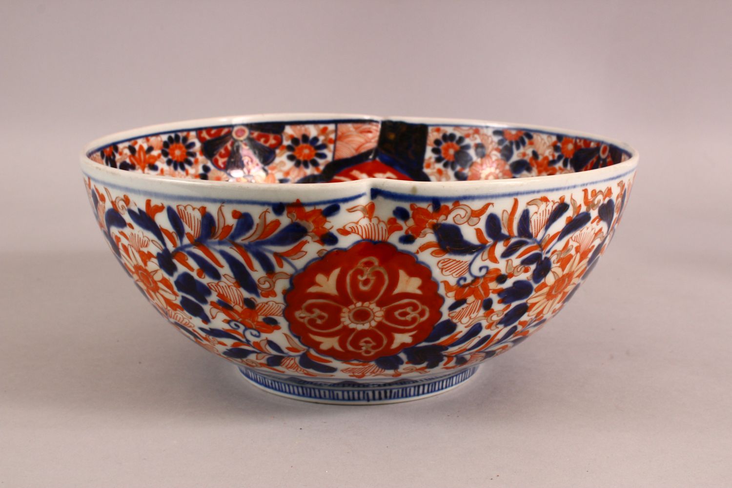 A JAPANESE MEIJI PERIOD IMARI PORCELAIN BOWL - decorated with typical imari palate -28cm diameter - Image 2 of 5