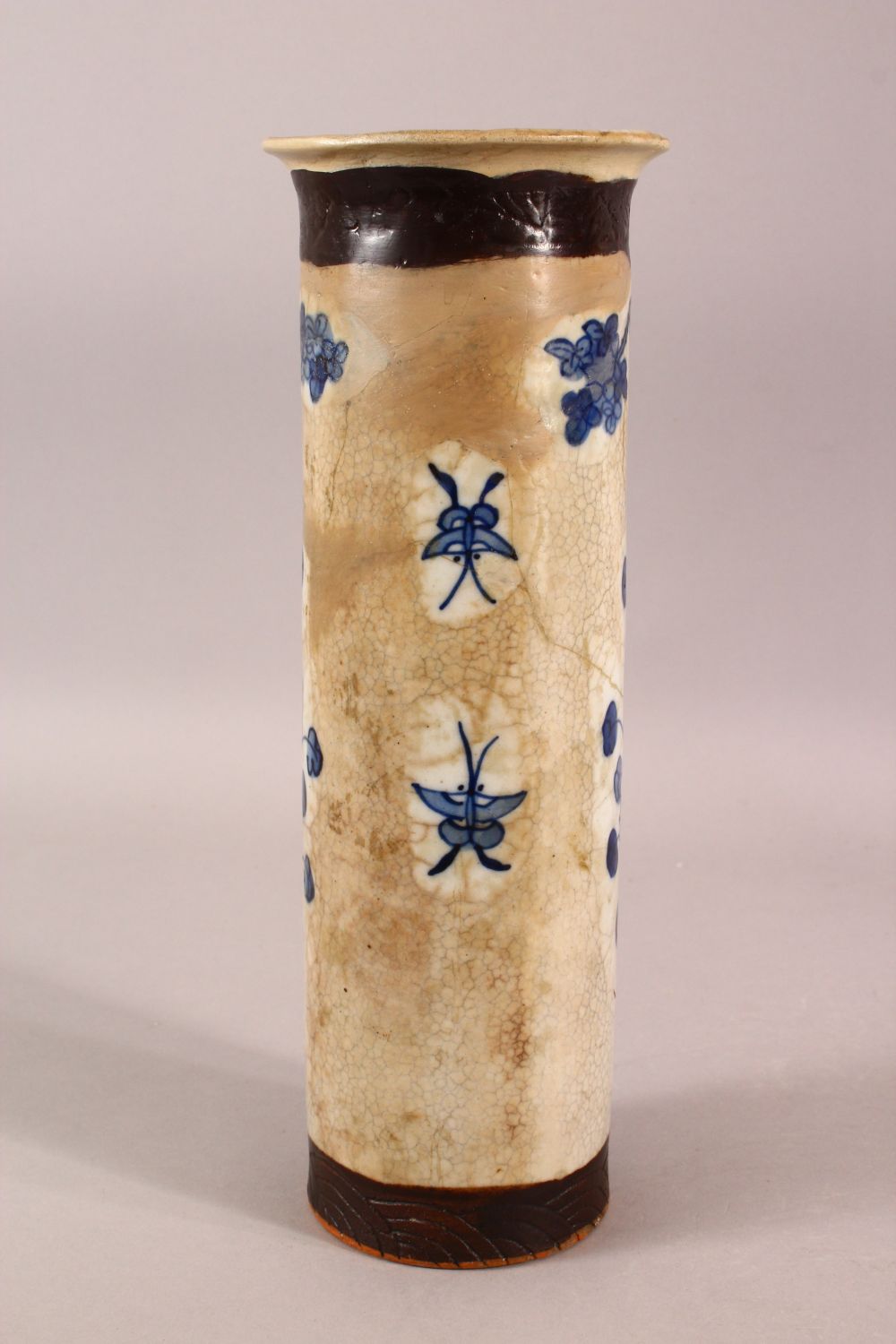 A 19TH CENTURY CHINESE BLUE & WHITE CRACKLE GLAZE SLEEVE VASE - decorated with birds, butterfly - Image 2 of 7