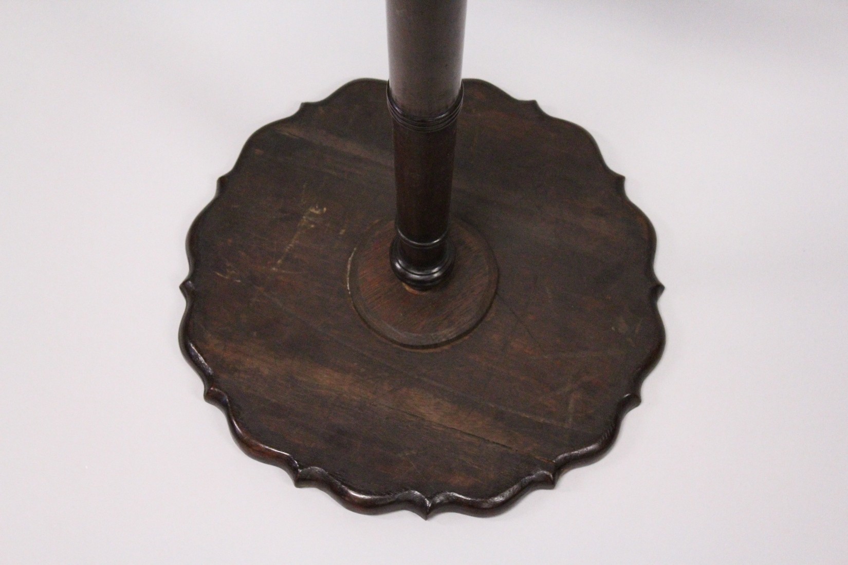 A GEORGE III DESIGN MAHOGANY TRIPOD TABLE, with pie-crust top, turned column on three carved legs - Image 6 of 6