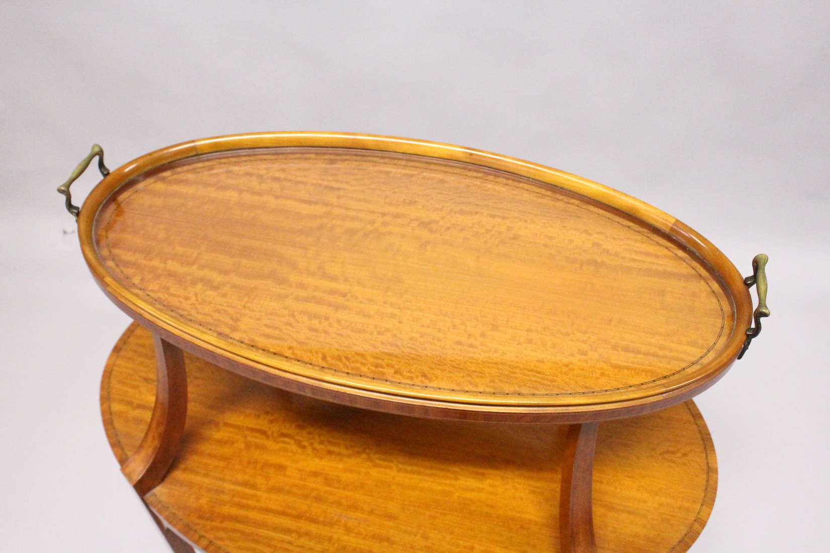 A GOOD SHERETON REVIVAL SATINWOOD TWO TIER OVAL ETERGE with detachable two handled tray with glass - Image 2 of 6