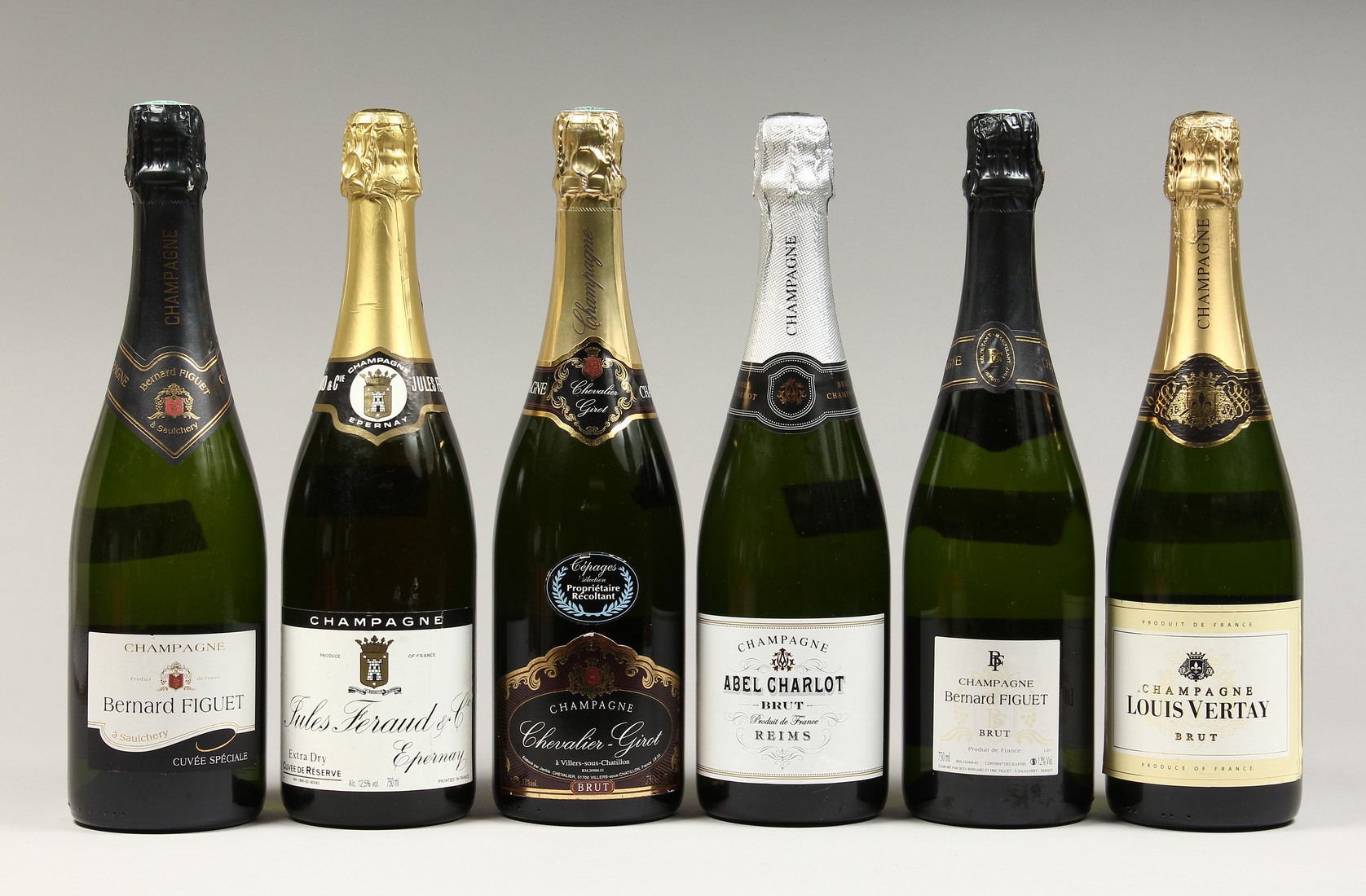 SIX BOTTLES OF MIXED CHAMPAGNE