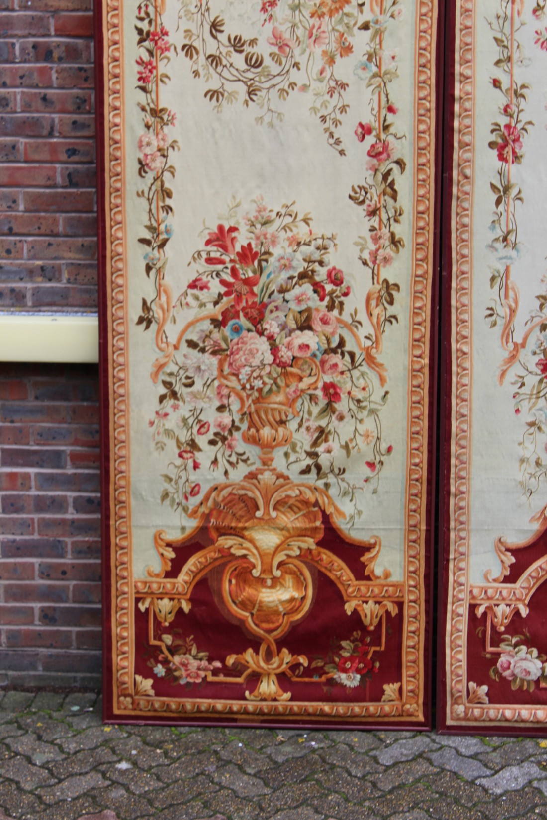 A GOOD LARGE EARLY/MID 20TH CENTURY BRUSSELS NEEDLEWORK PANEL, cream ground, decoration with a - Image 5 of 6