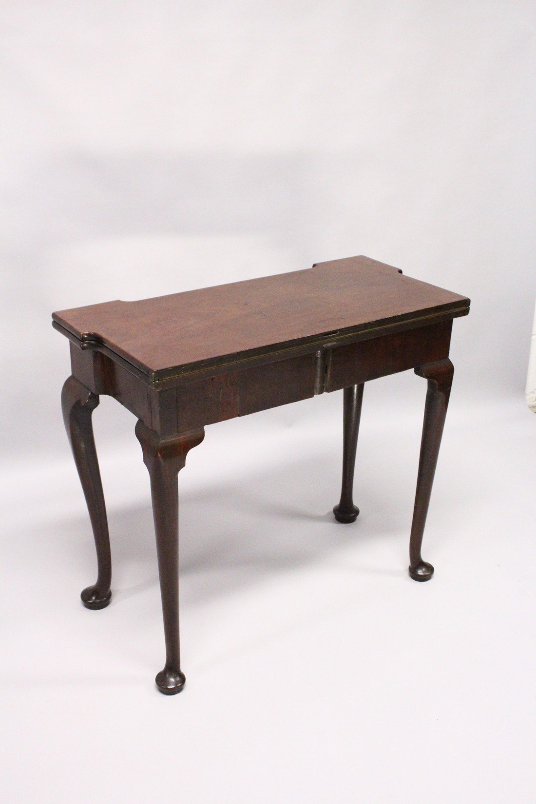 A GEORGE III MAHOGANY FOLD OVER CARD TABLE with a shaped rectangular top, green beize lining with - Image 3 of 5