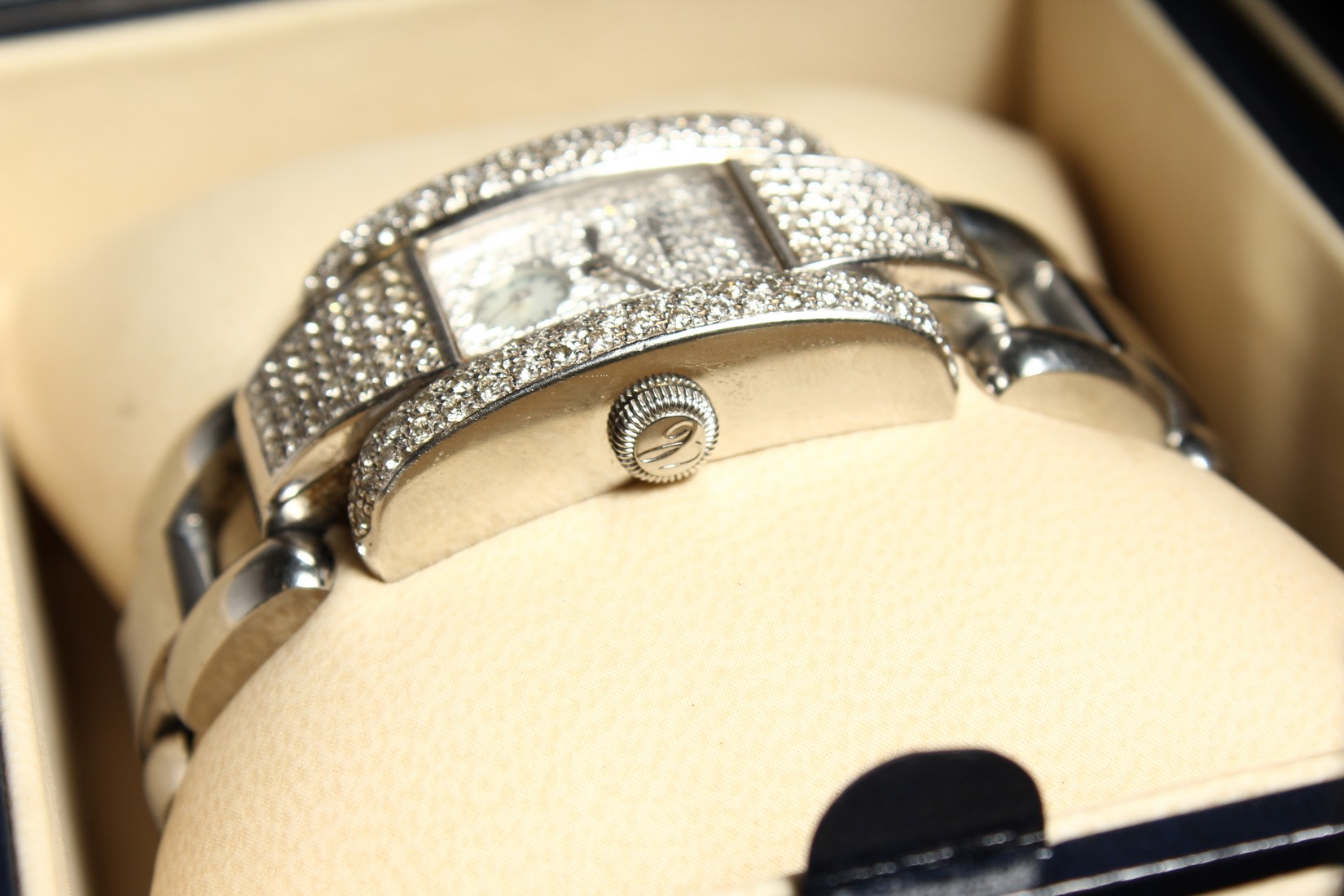 A DIAMOND SET CHOPARD WRISTWATCH LA STRODA NO. 41/ 8380 in original Chopard box - Image 3 of 9