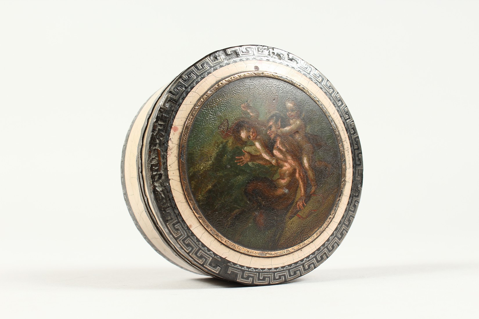 A GEORGIAN TORTOISESHELL CIRCULAR BOX with key pattern silver banding, the top painted with - Image 2 of 9