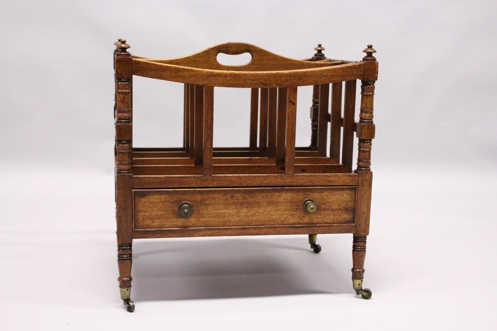 A MAHOGANY CANTERBURY, EARLY/MID 20TH CENTURY, with four divisions, a single drawer on turned legs - Image 2 of 6