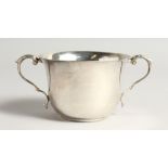 A PLAIN TWO HANDLED SILVER PORRINGER London 1917