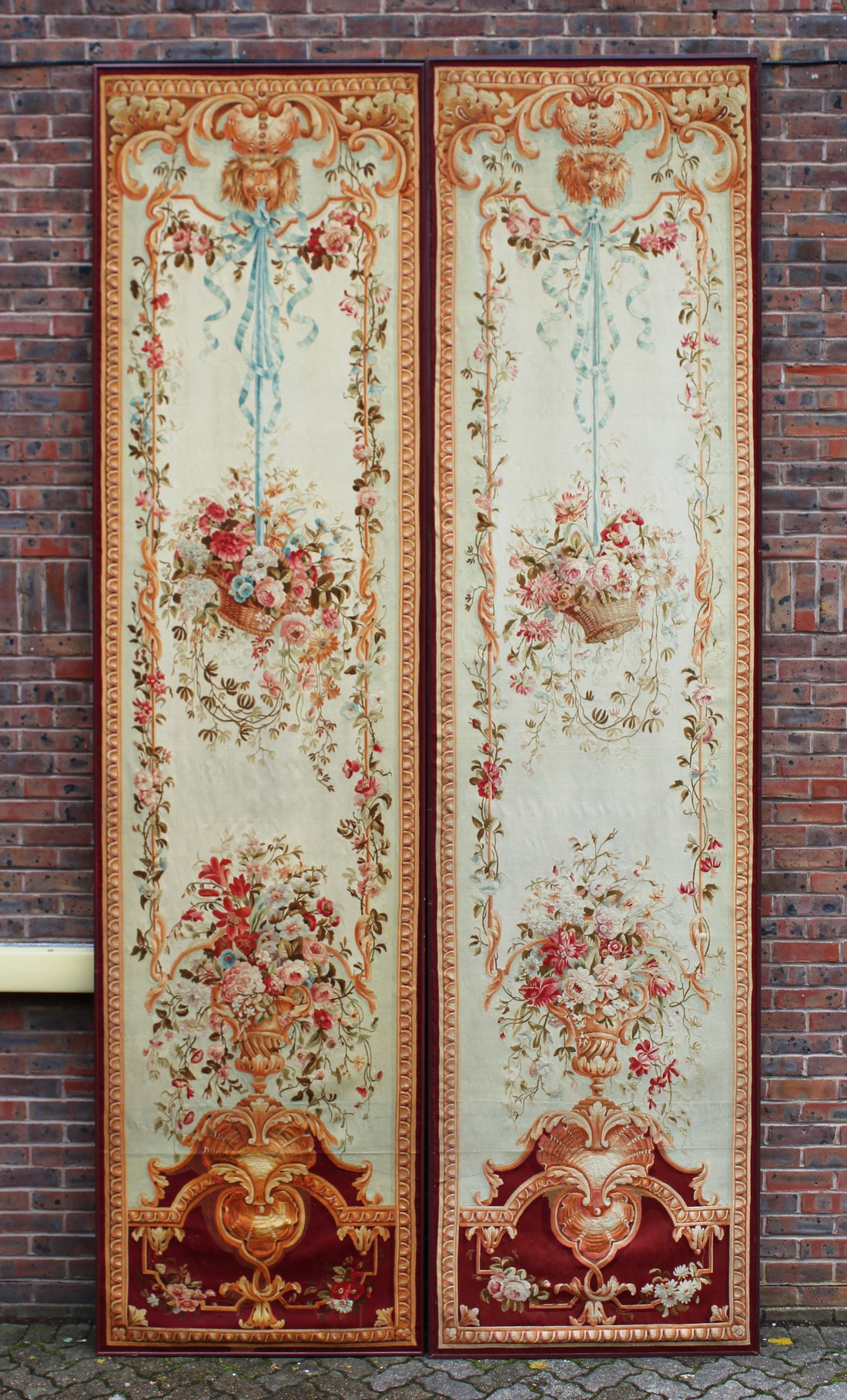 A GOOD LARGE EARLY/MID 20TH CENTURY BRUSSELS NEEDLEWORK PANEL, cream ground, decoration with a - Image 3 of 6