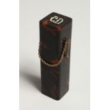 A 9CT GOLD MOUNTED TORTOISESHELL LIPSTICK COMPACT with applied silver initials ‘C.D.’