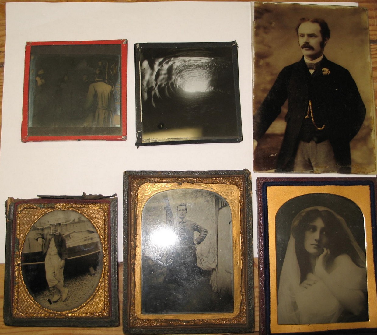 PHOTOGRAPHS, small q of cased portraits, glass slides, etc. (Q).