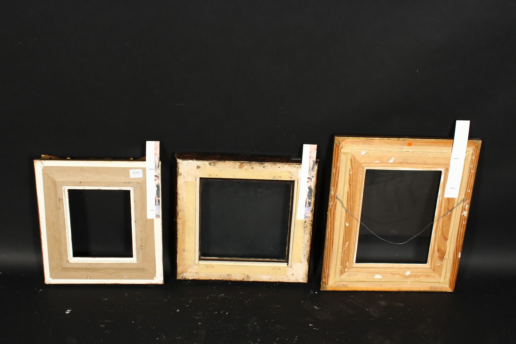 A group of three 20th century frames, rebate sizes 6.5 x 8 , 16.5xm x 20cm, 8.5 x 11.5 , 21.5cm x - Image 4 of 4