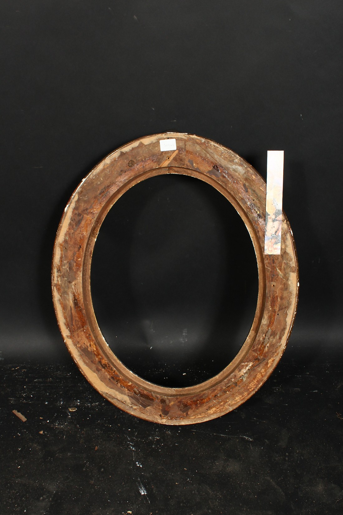 A 19th century oval frame with flowered cartouches and incised scrolling, rebate size 19.25 x 15 , - Image 3 of 3