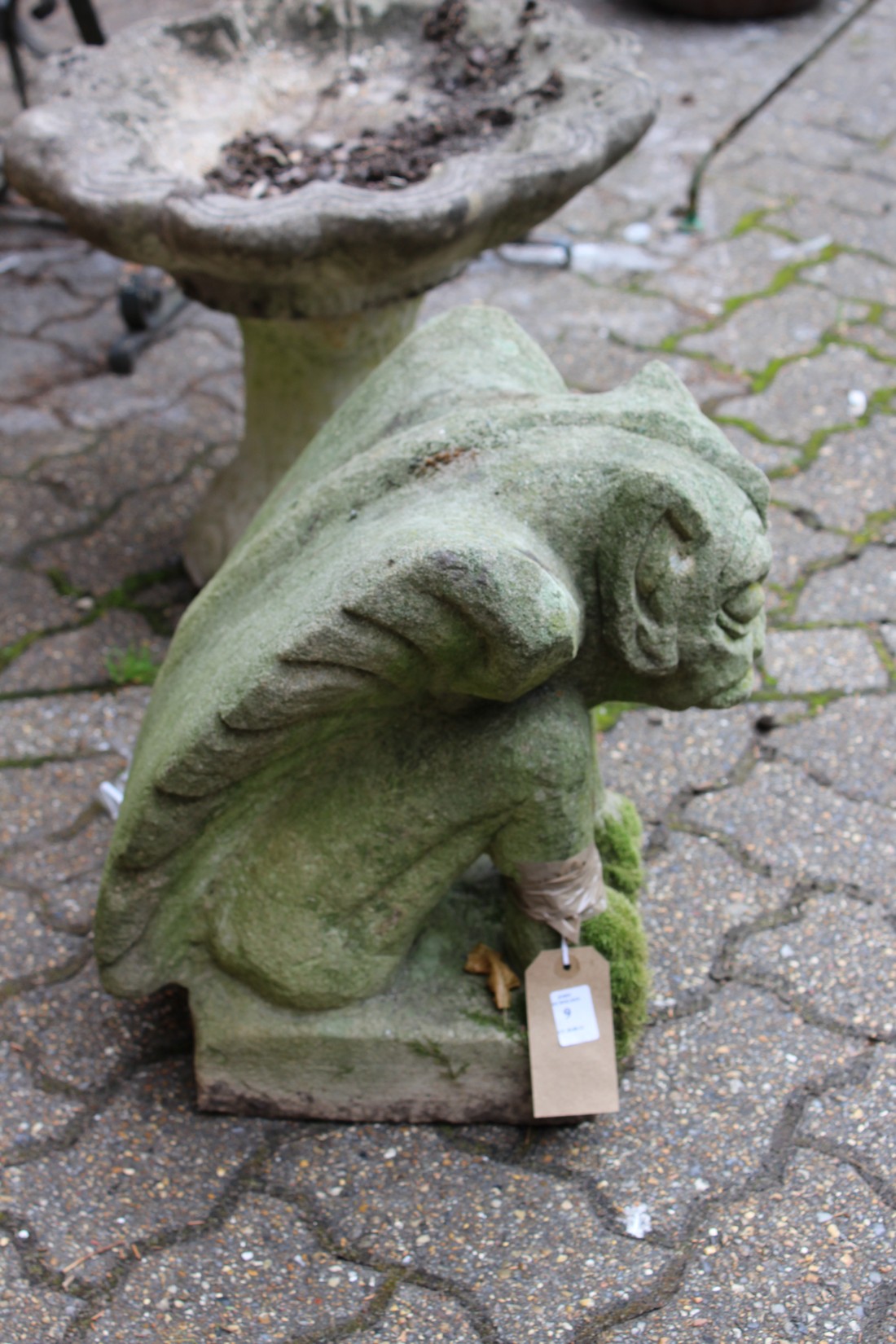 A large garden ornament modelled as a gargoyle. - Image 2 of 2