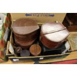 Leather collar boxes, a leather jewellery box etc.