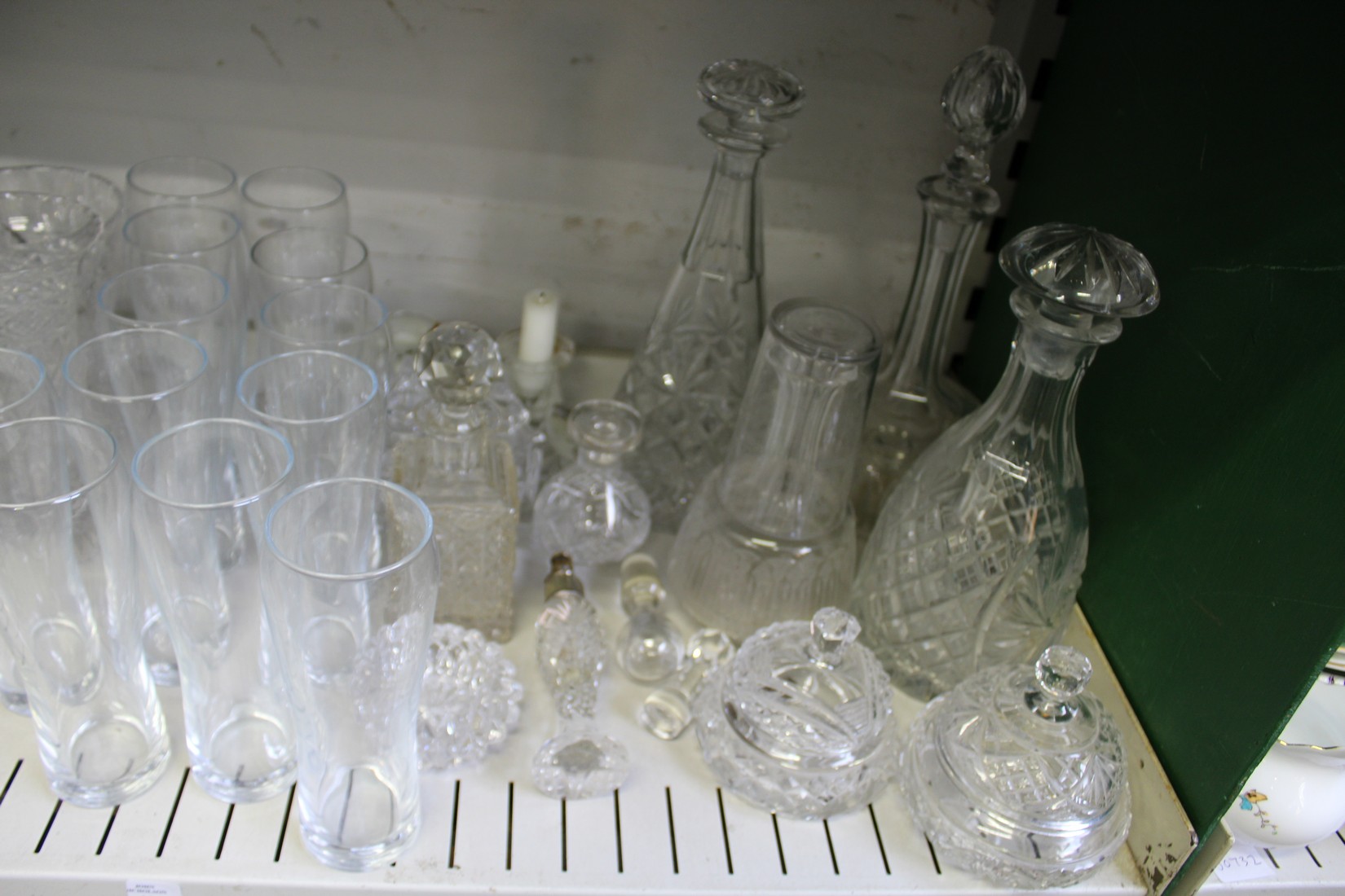 Household and other glassware. - Image 3 of 5