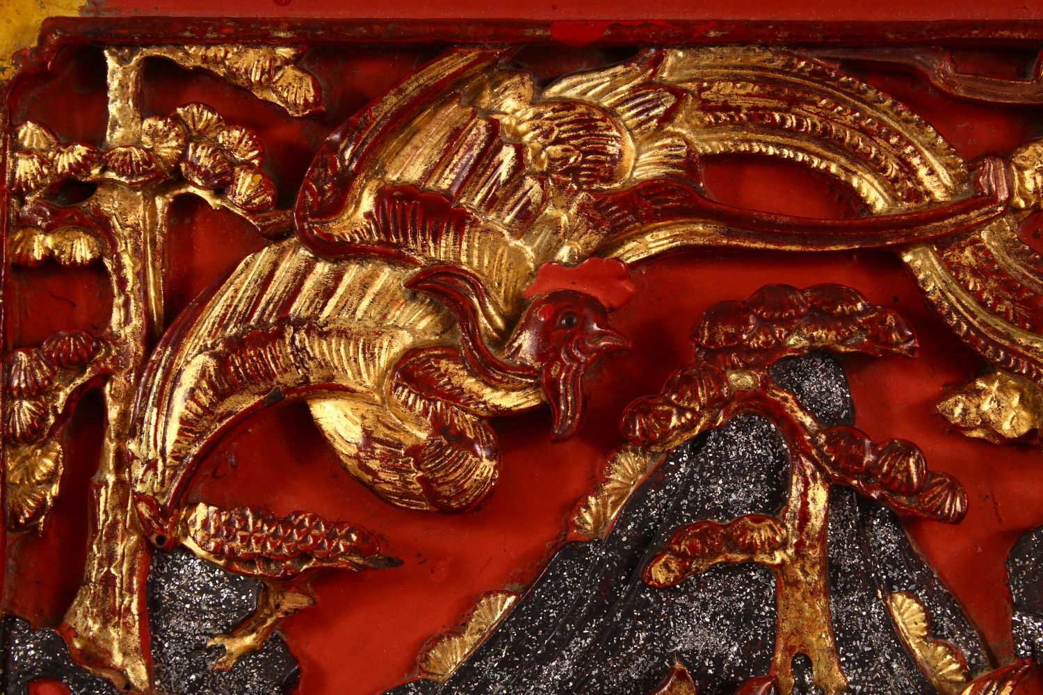 AN UNUSUAL CHINESE LACQUERED CARVED WOOD PANEL, the panel carved with kylin and phoenix, possibly - Image 3 of 5