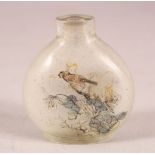 A CHINESE REVERSE PAINTED GOLDFISH SNUFF BOTTLE - 5cm