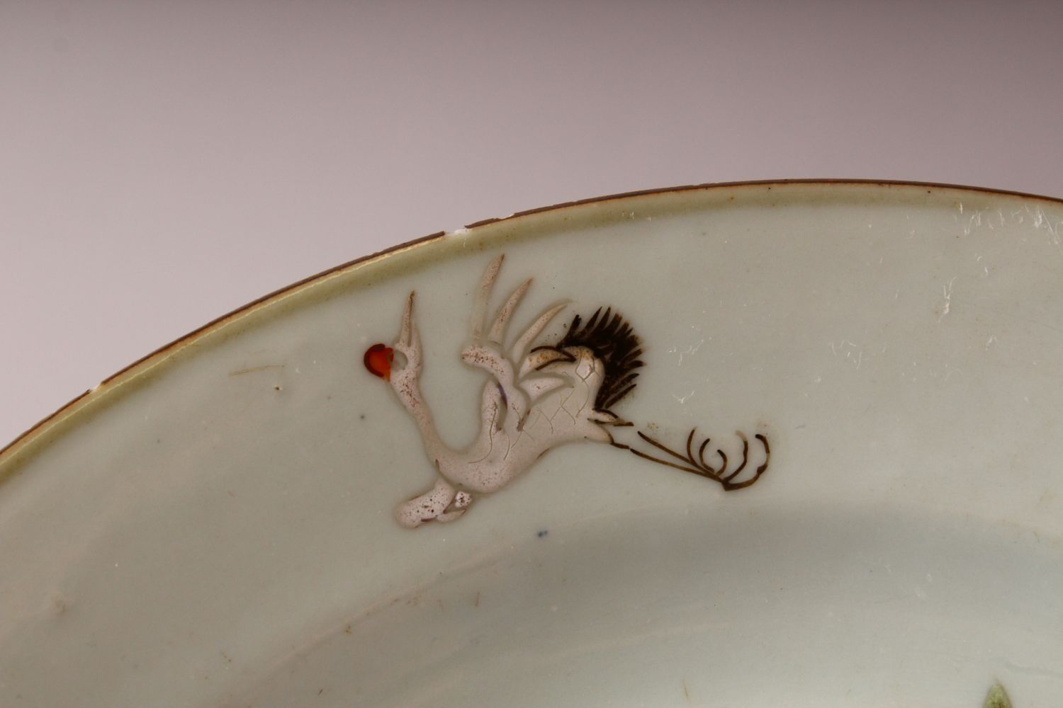 AN 18TH CENTURY CHINESE FAMILLE ROSE PORCELAIN PLATE - decorated with native floral decoration and - Image 5 of 7