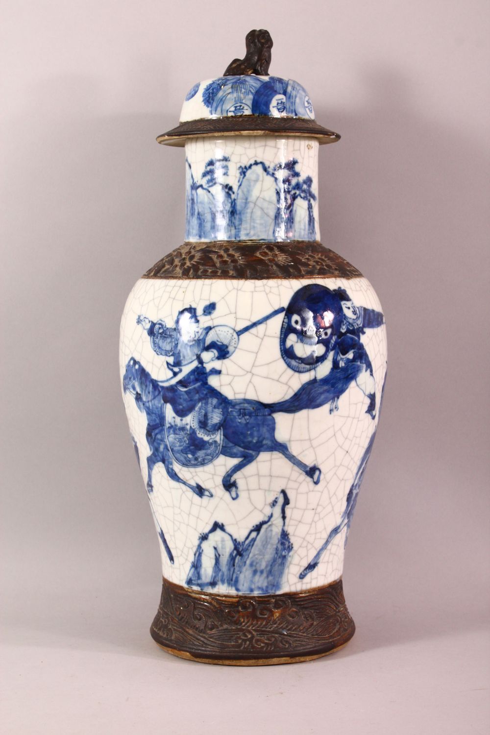 A LARGE 19TH CENTURY CHINESE BLUE & WHITE PORCELAIN VASE, decorated with scenes of warriors , with - Image 3 of 8