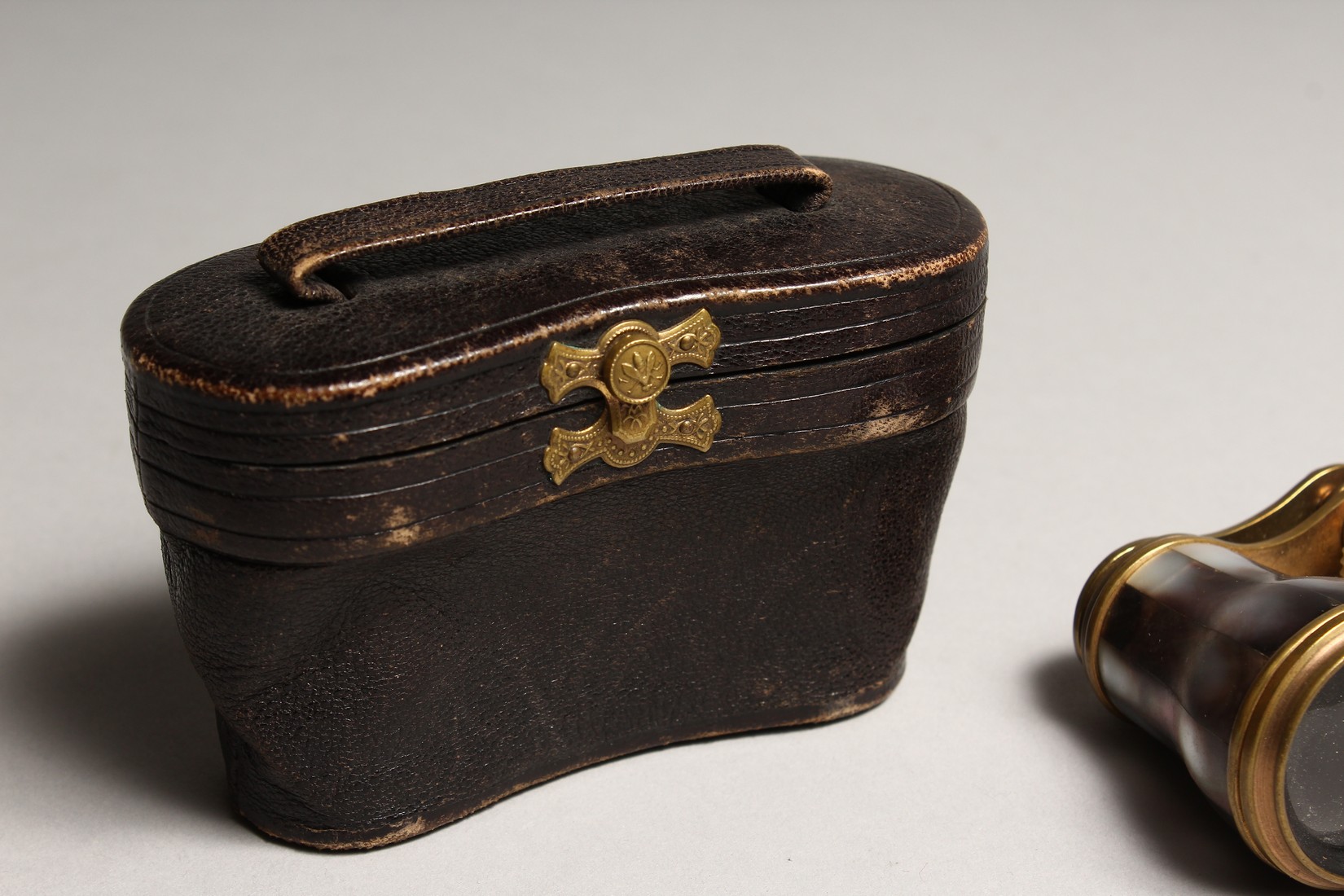 A PAIR OF MOTHER OF PEARL AND GILT OPERA GLASSES 4ins in a leather case. - Image 6 of 7