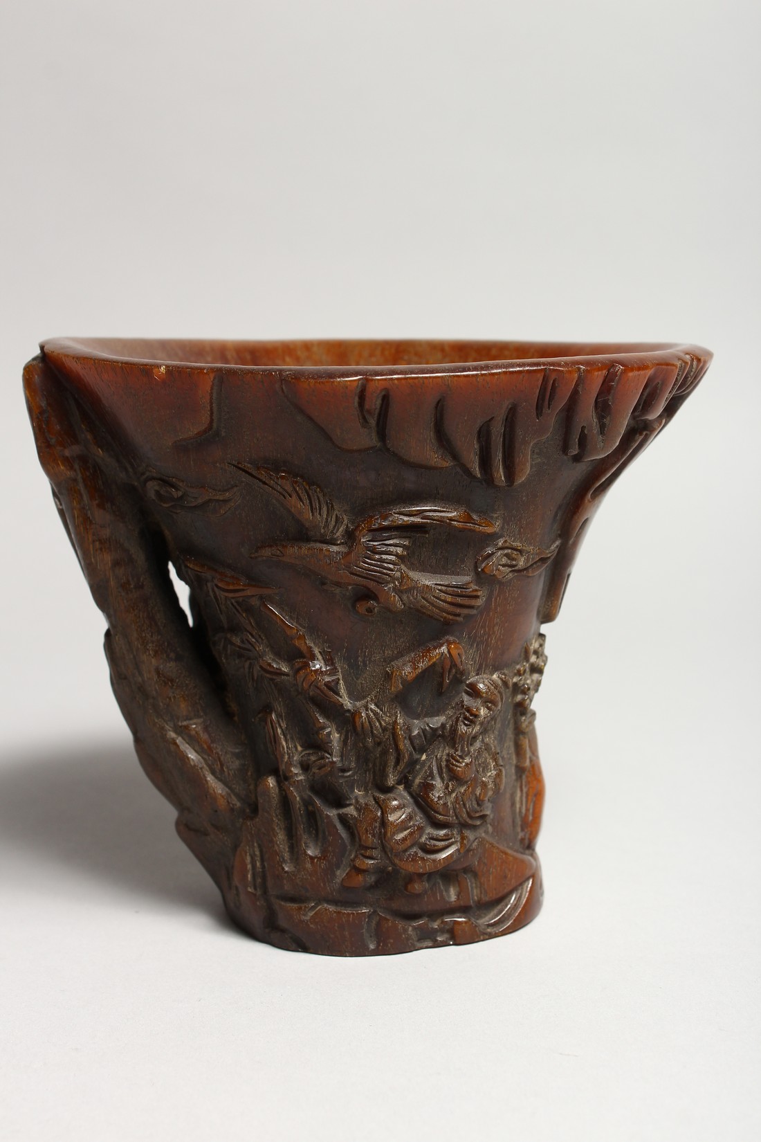 A CARVED HORN LIBATION CUP 4.5ins - Image 3 of 6