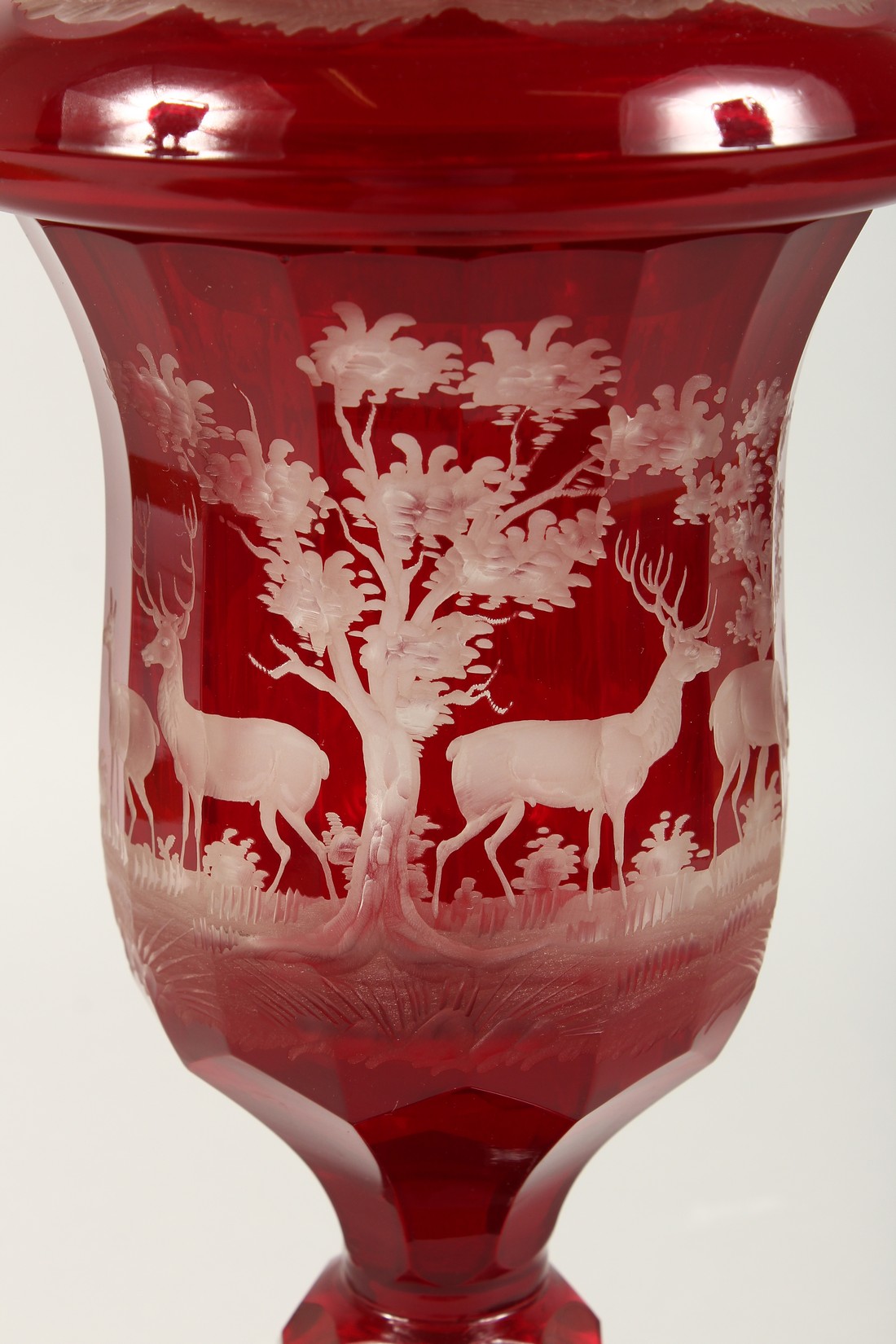 A SUPERB LARGE VICTORIAN BOHEMIAN RUBY GOBLET AND COVER etched with deer in a landscape. 20ins - Image 11 of 14