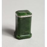 A GOOD JADE AND DIAMOND SET SEAL 'J. W. D.'. 1.5ins