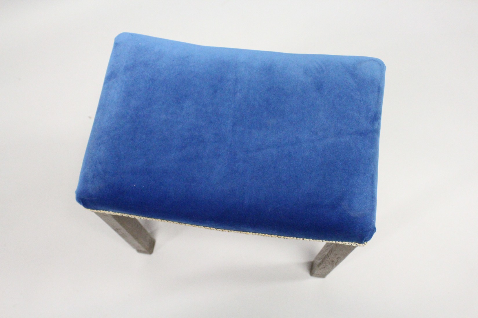 A GEORGE VI CORONATION STOOL with blue velvet seat by B North & Son. 1ft 8ins high, 1ft 3ins deep - Image 2 of 6