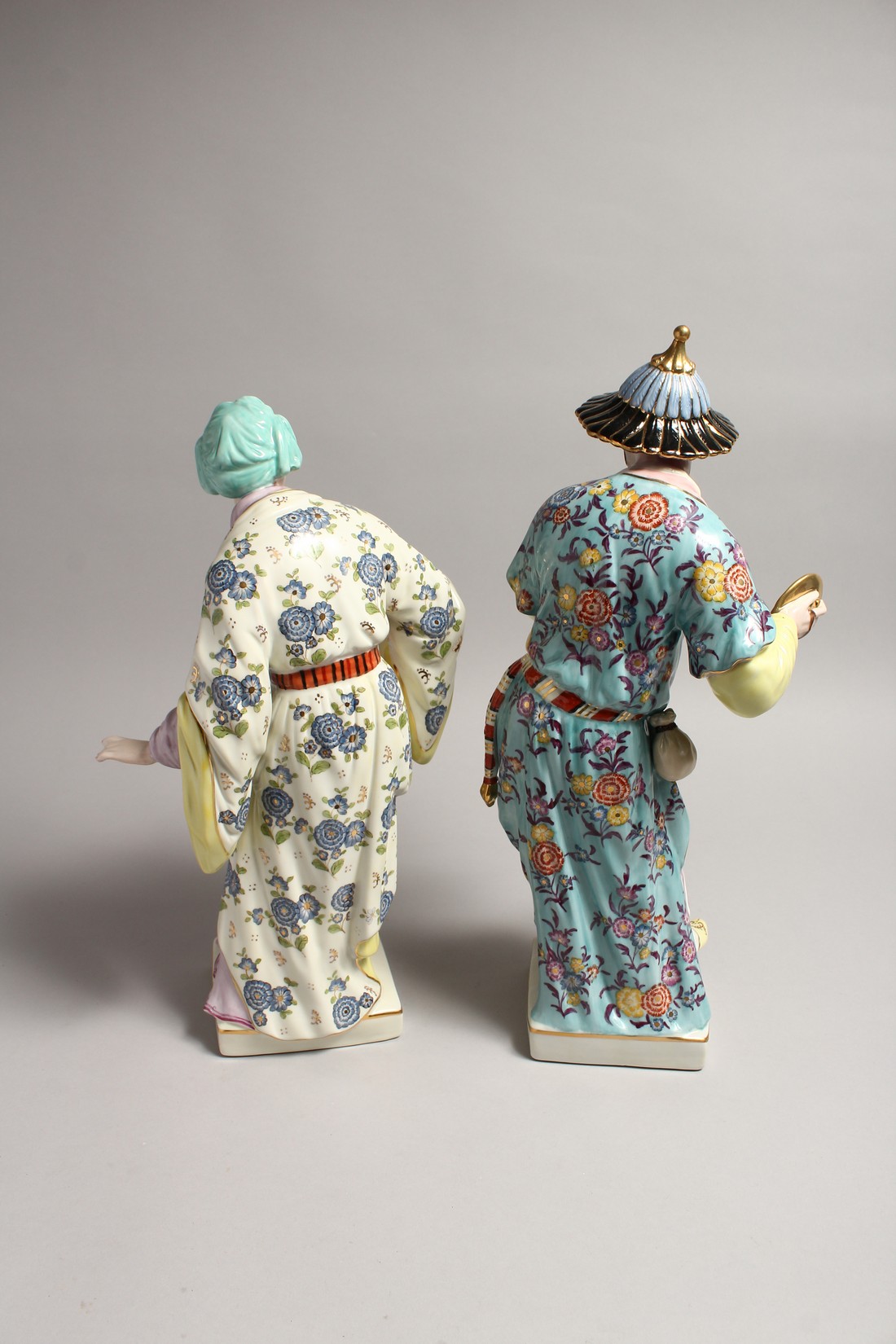 A PAIR OF PORCELAIN FIGURES OF A CHINESE MAN AND WOMAN ON SQUARE BASES 15ins high - Image 3 of 8