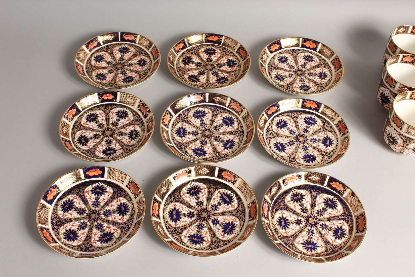 A SET OF NINE ROYAL CROWN DERBY JAPAN PATTERN CUPS AND SAUCERS. No. 1128 - Image 5 of 7