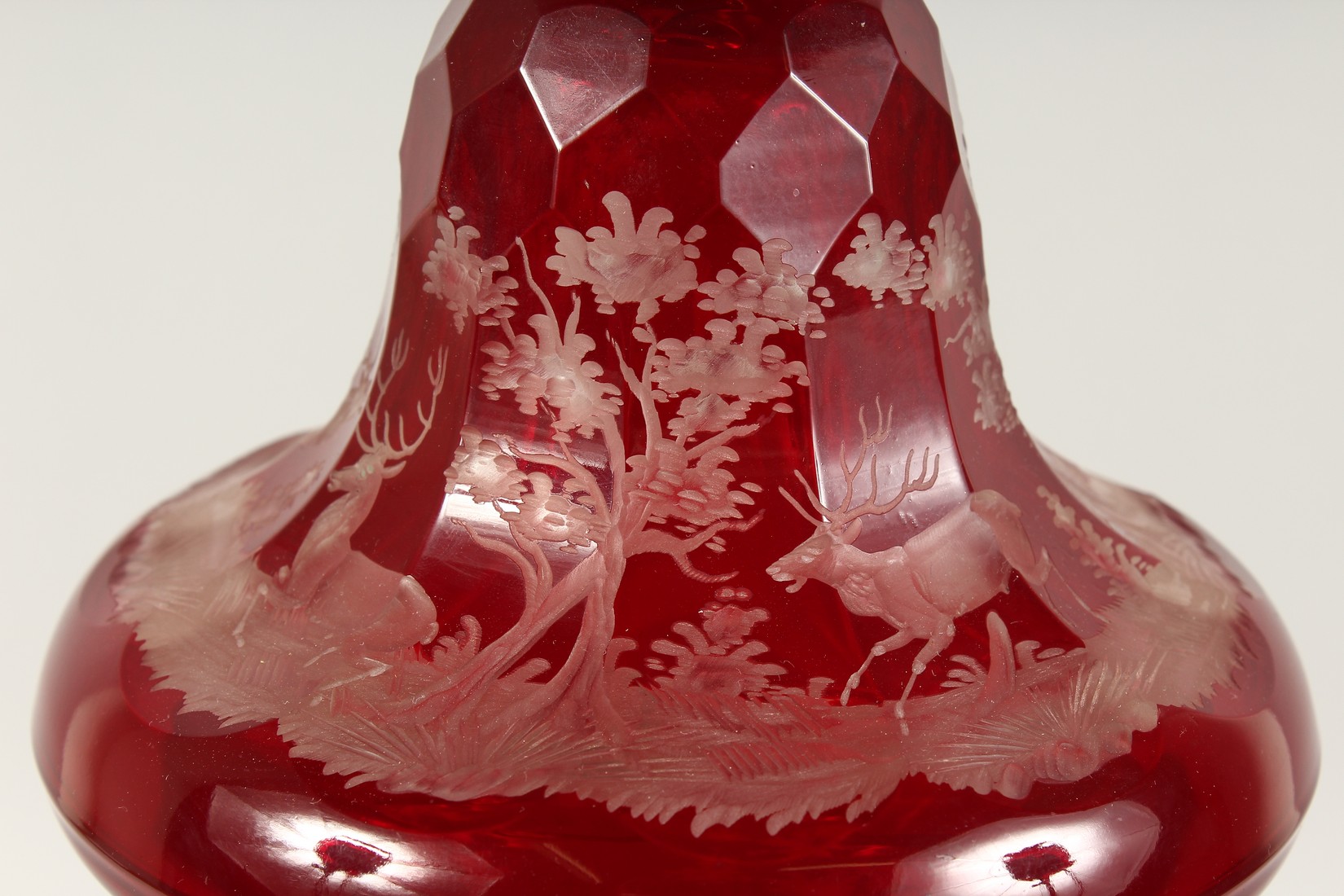 A SUPERB LARGE VICTORIAN BOHEMIAN RUBY GOBLET AND COVER etched with deer in a landscape. 20ins - Image 9 of 14