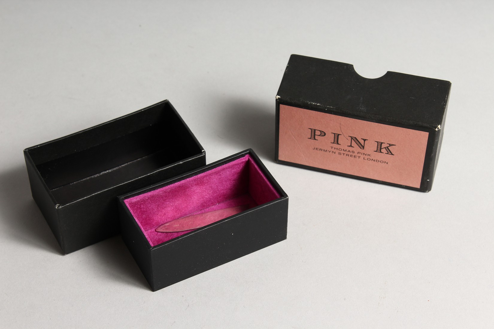 A PAIR OF 'PINK' BOXED SILVER COLLAR STIFFENERS. - Image 4 of 4