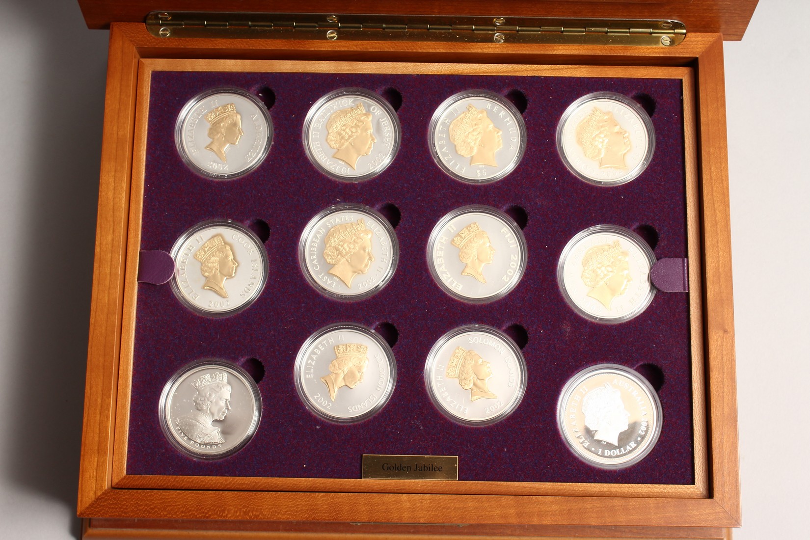 QUEEN ELIZABETH II GOLDEN JUBILEE COLLECTION, issued by the Royal Mint. Two trays of 24 carat gold - Image 2 of 6