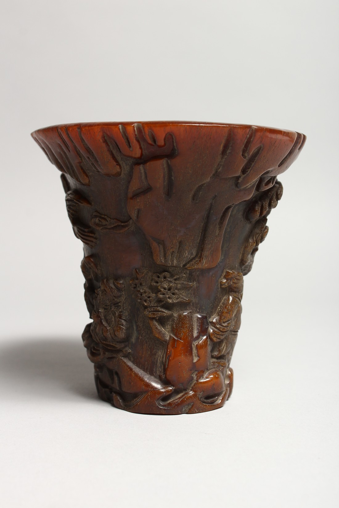 A CARVED HORN LIBATION CUP 4.5ins - Image 4 of 6