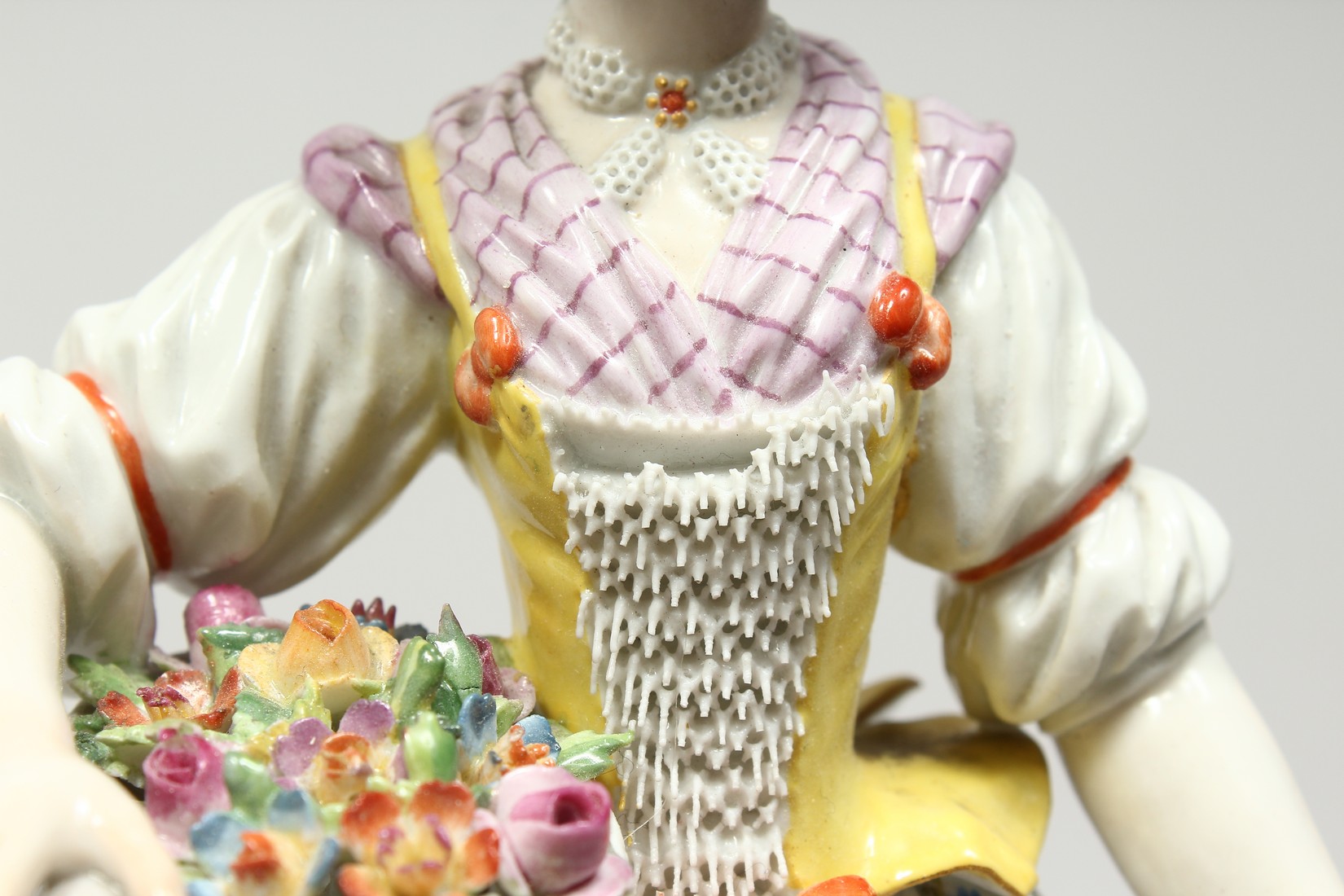 A GOOD MEISSEN PORCELAIN FIGURE OF A GARDENERESE, holding a sickle, carrying a basket of flowers, an - Image 8 of 14