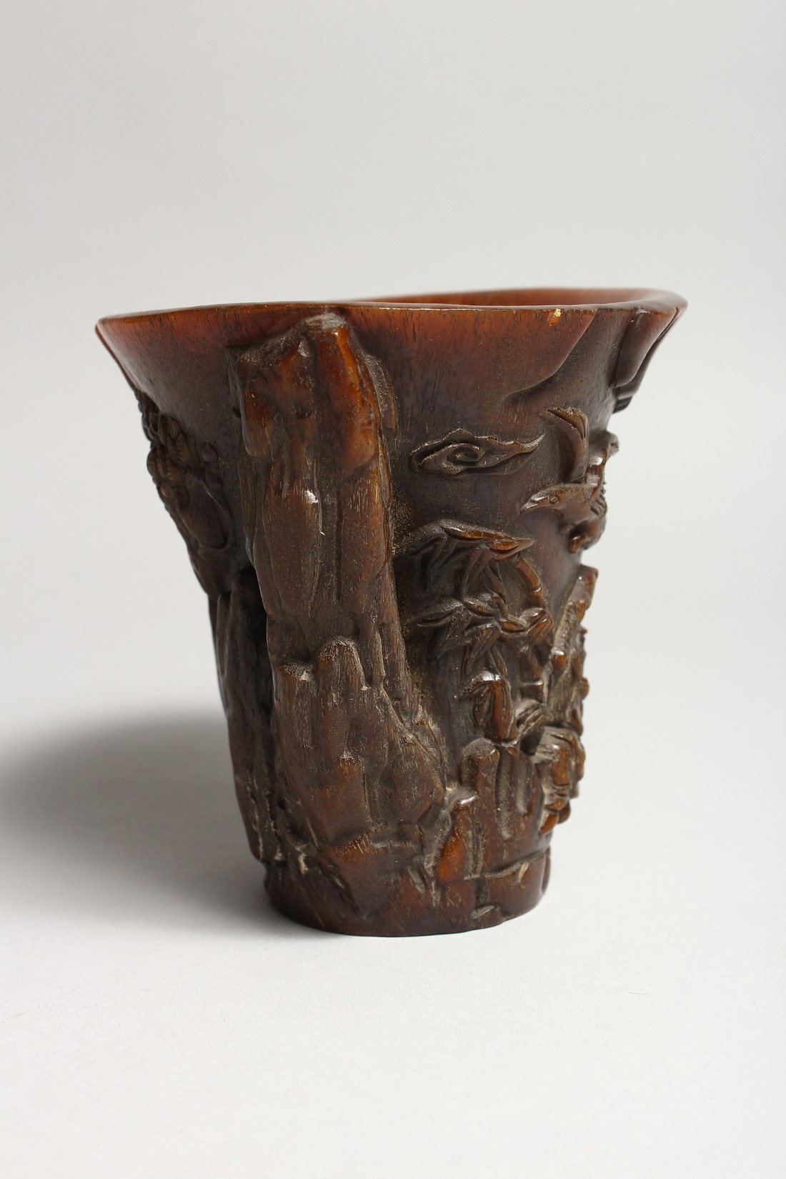 A CARVED HORN LIBATION CUP 4.5ins - Image 2 of 6