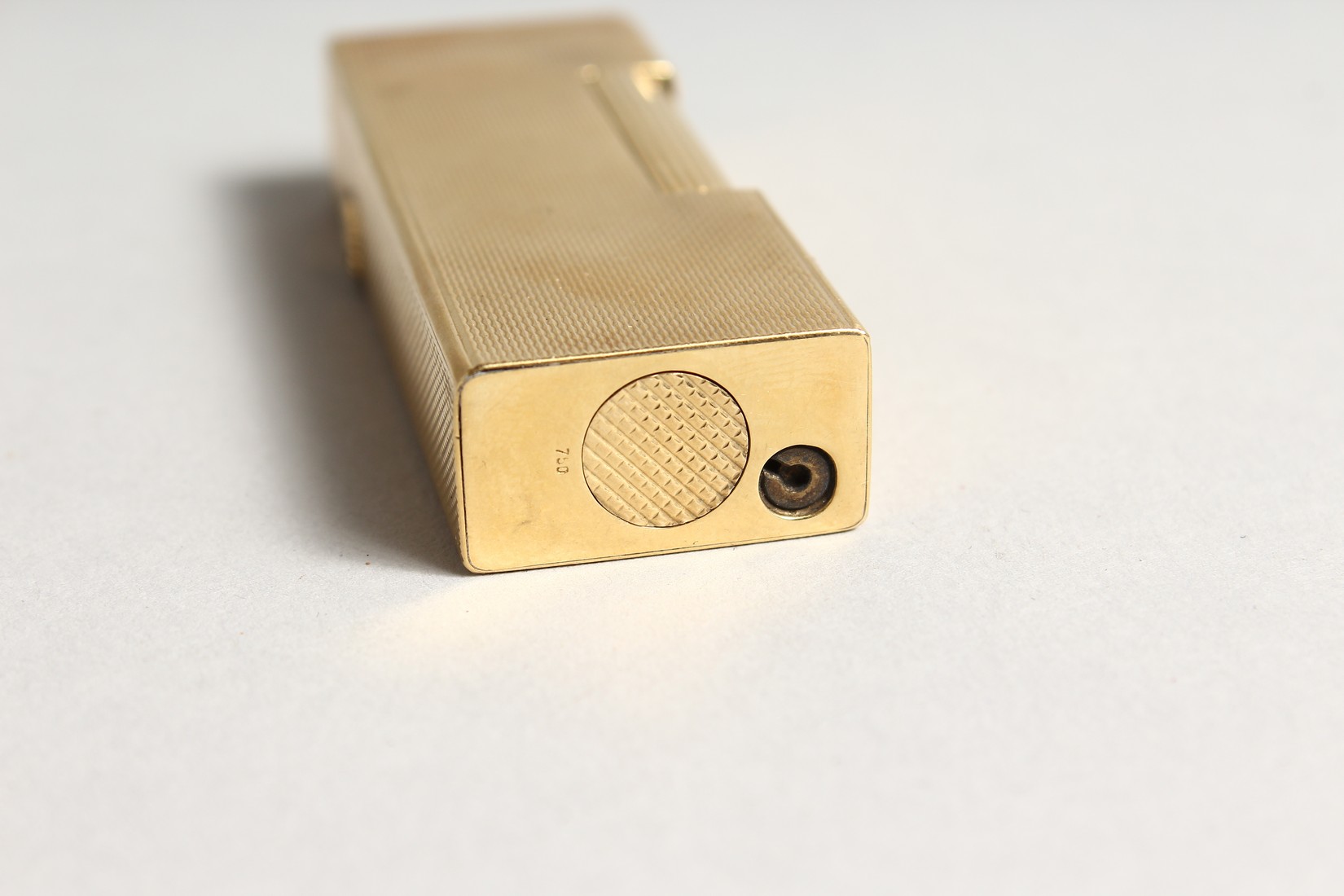 AN 18CT GOLD GAS LIGHTER - Image 3 of 6