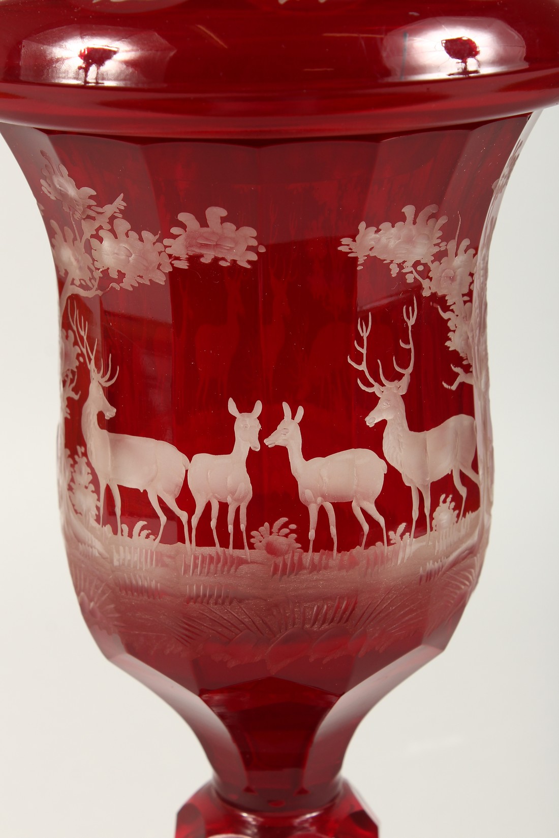 A SUPERB LARGE VICTORIAN BOHEMIAN RUBY GOBLET AND COVER etched with deer in a landscape. 20ins - Image 8 of 14