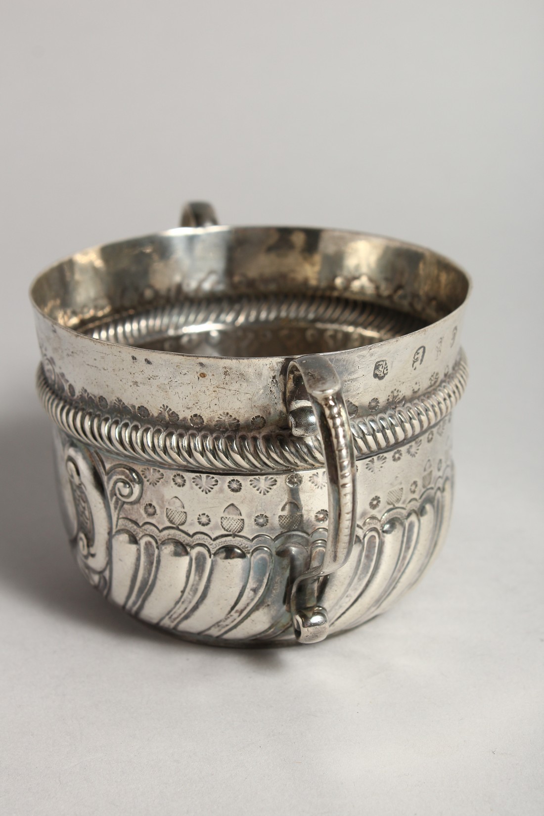 A QUEEN ANNE TWO HANDLED CIRCULAR PORRINGER, wrythen fluted handles, London 1709, maker J. JACKSON - Image 2 of 7