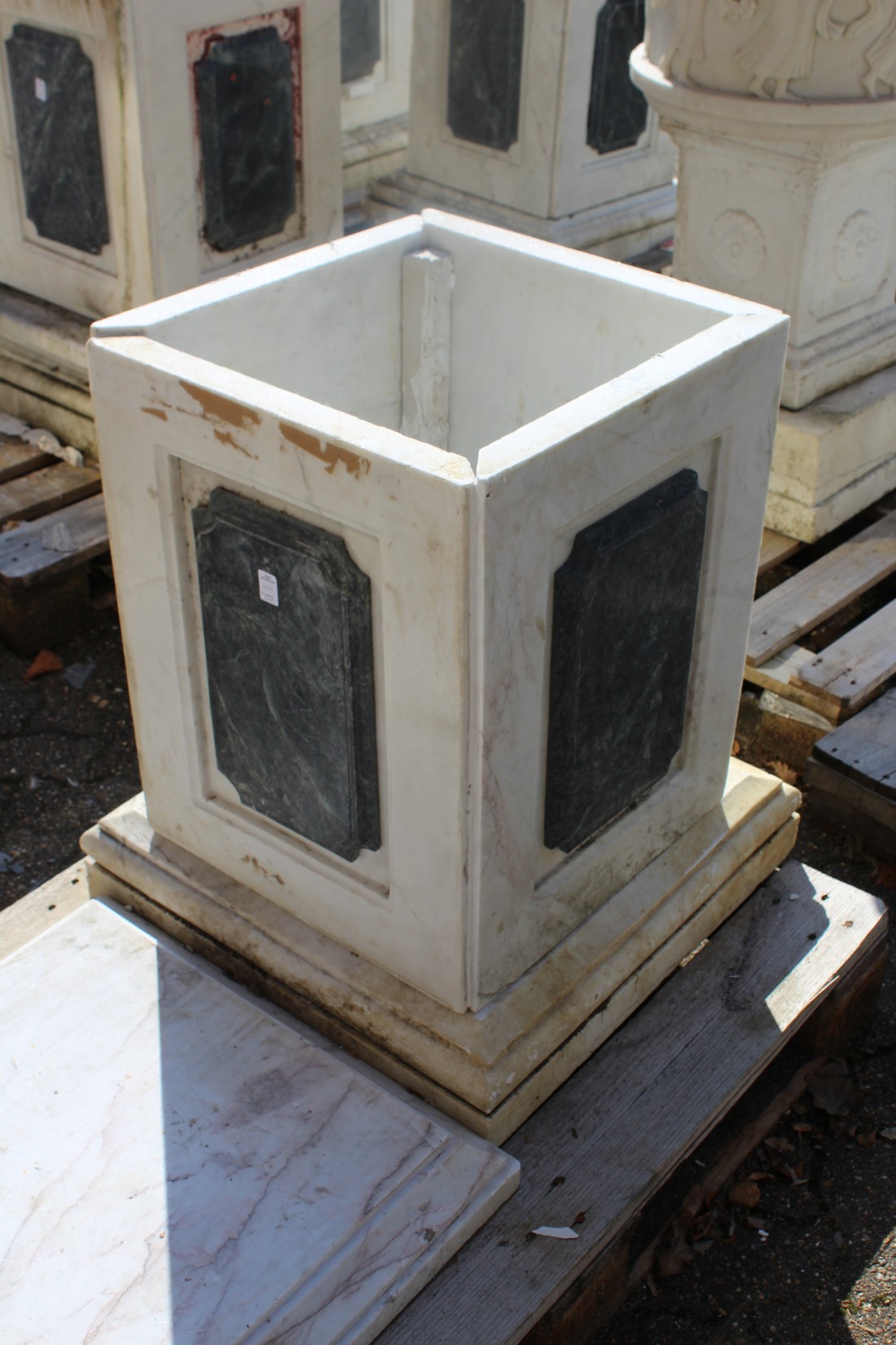 A VERY GOOD PAIR OF ITALIAN CARVED WHITE MARBLE CAMPAGNA URNS ON STANDS 2ft 5ins high stand 2ft - Image 4 of 5