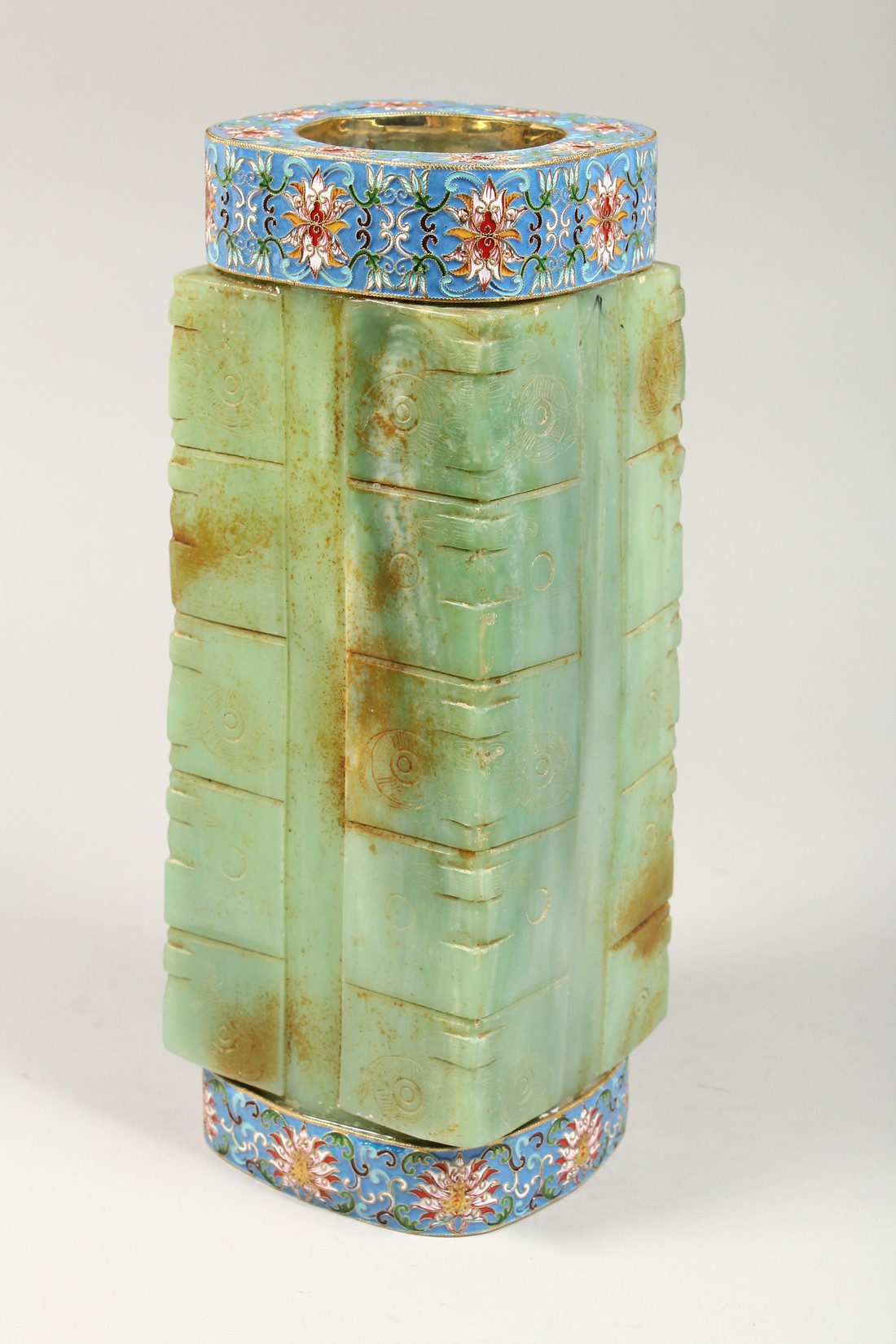 A SUPERB LARGE RUSSIAN JADE AND CLOISSONE ENAMEL VASE 12ins high. - Image 3 of 6