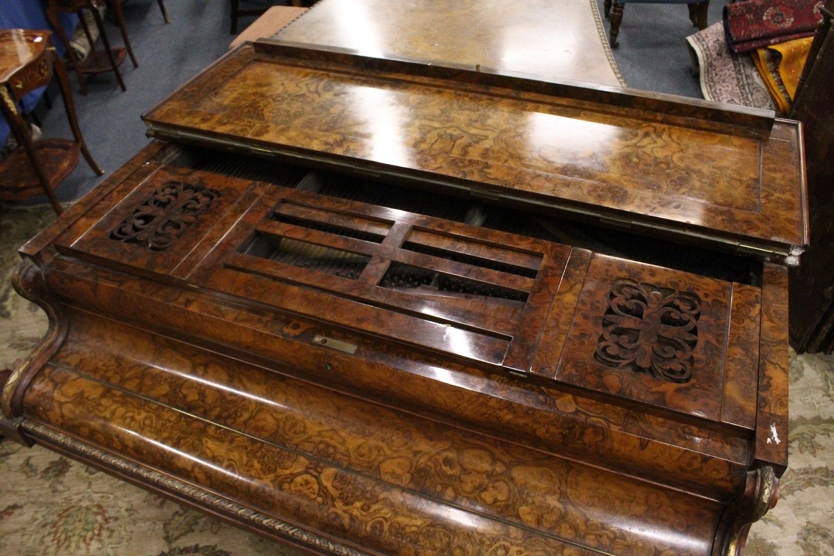 JOHN BROADWOOD & SONS, A good late 19th Centruy figured walnut Grand Piano, on turned and tapering - Image 14 of 19