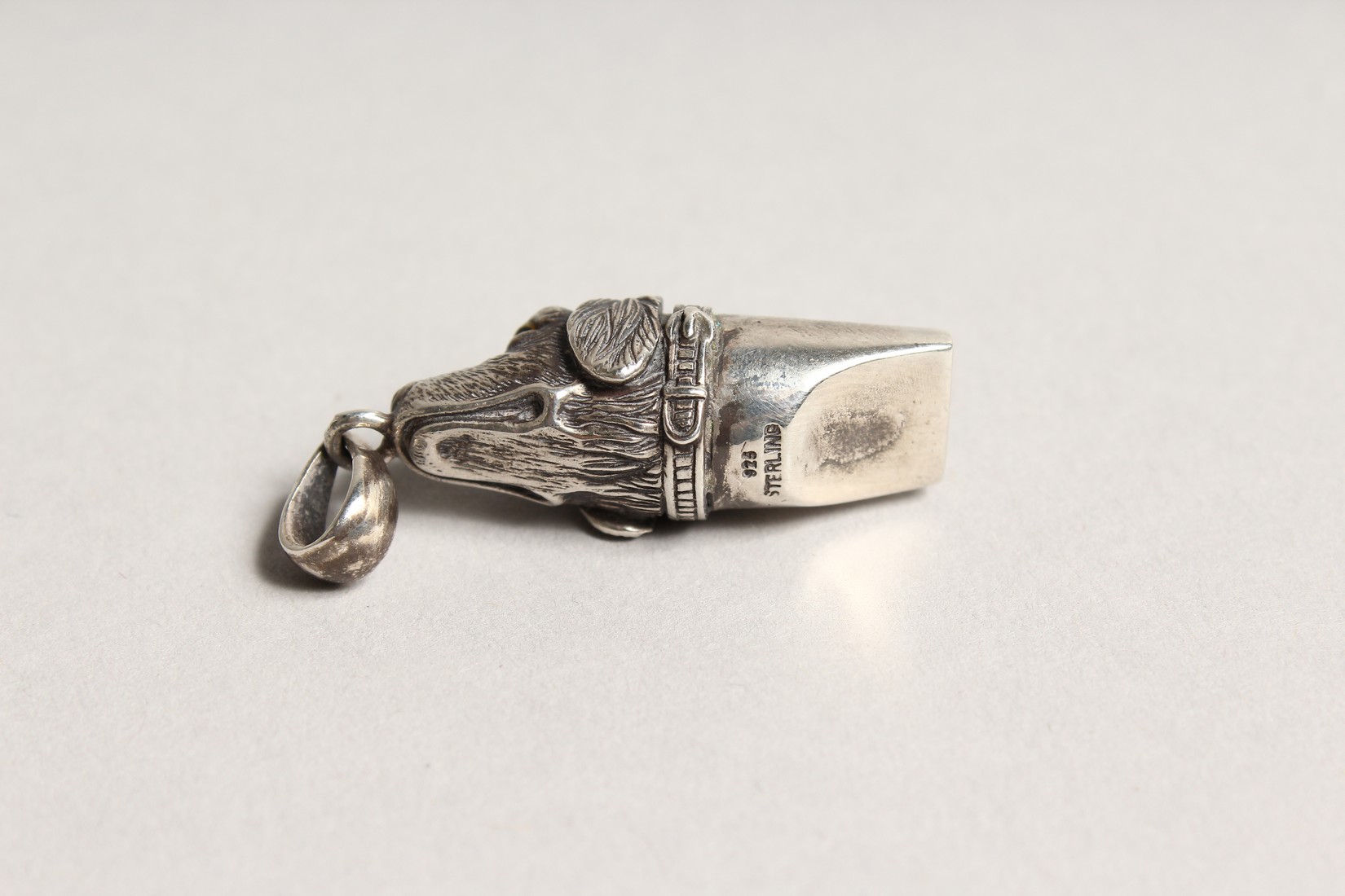 A NOVELTY SILVER FROG WHISTLE - Image 2 of 2