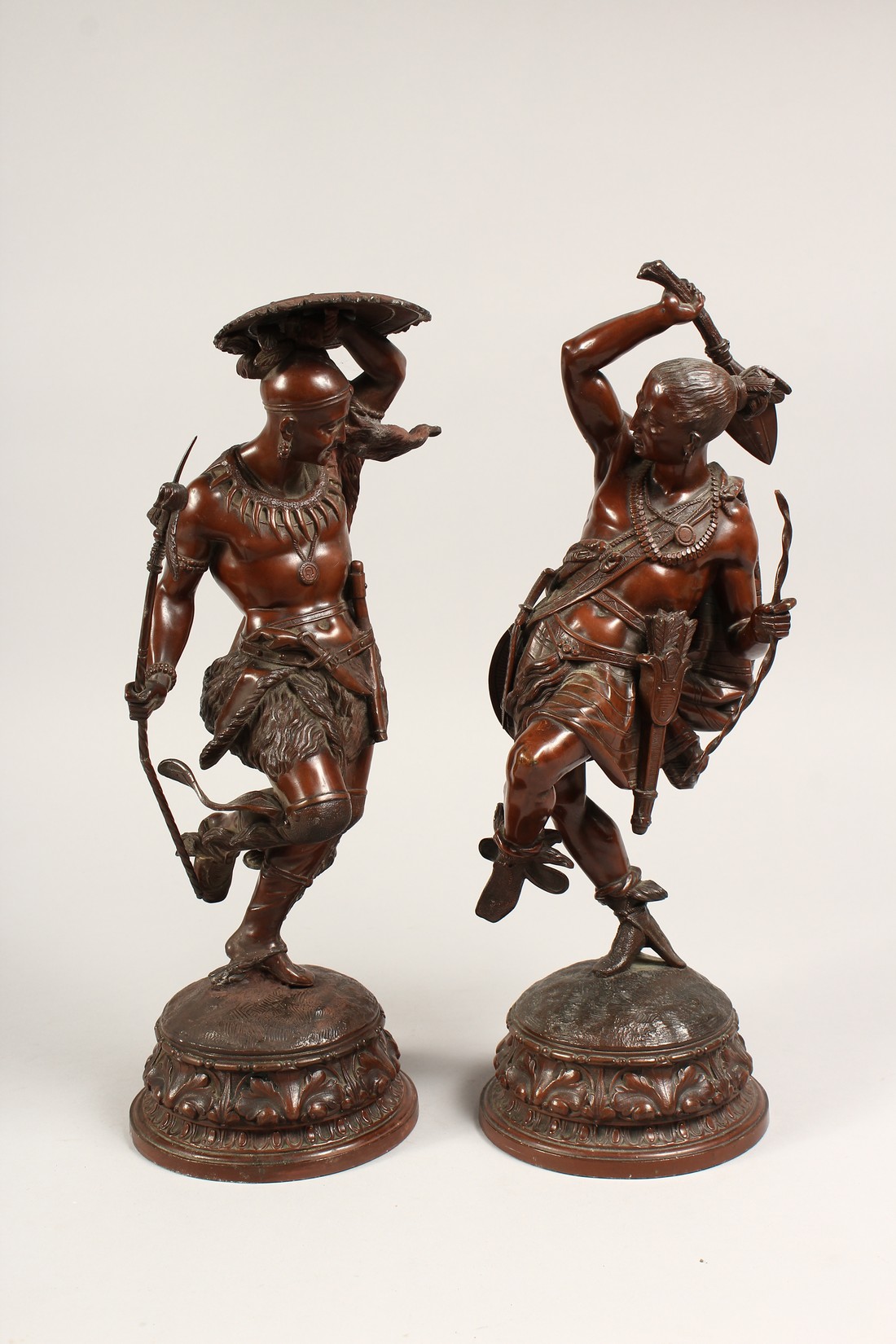 A SUPERB PAIR OF BRONZED-METAL NATIVE AMERICAN FIGURES, on circular bases with wall brackets (4) - Image 2 of 13