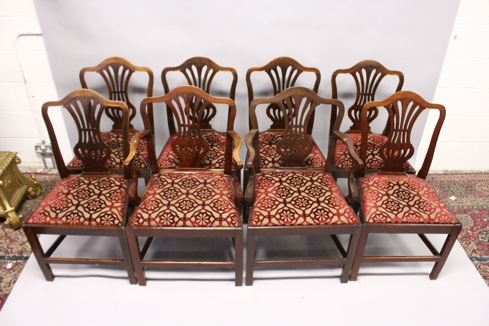 A VERY GOOD SET OF EIGHT HEPPLEWHITE MAHOGANY DINING CHAIRS, two with arms, with pierced vase - Image 2 of 4